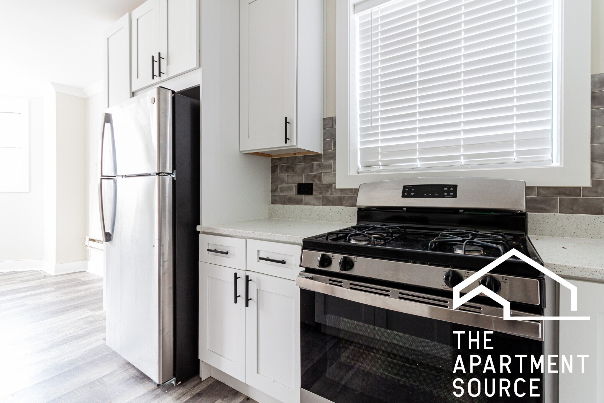 Building Photo - 3841 N Greenview Ave