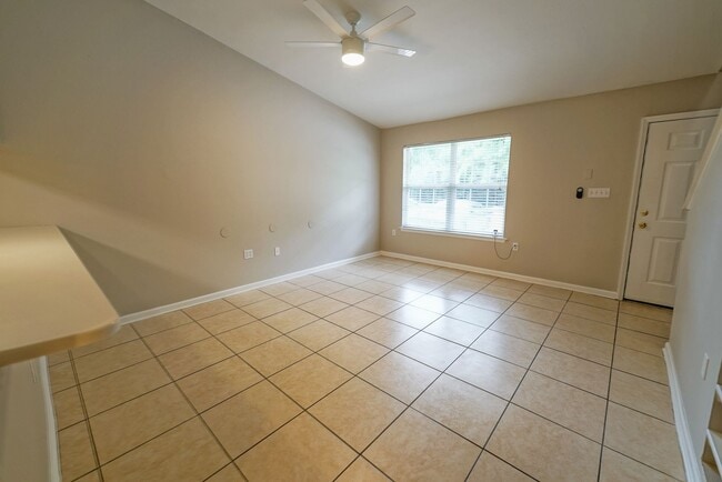 Building Photo - 241 Dixie Dr