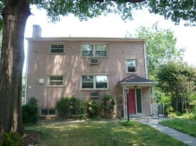 Building Photo - 805 23rd St S