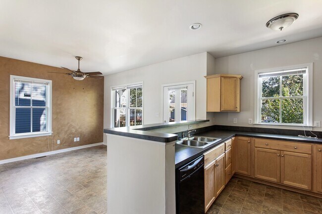 Building Photo - BEAUTIFUL NEW HOME IN HISTORIC MANCHESTER ...
