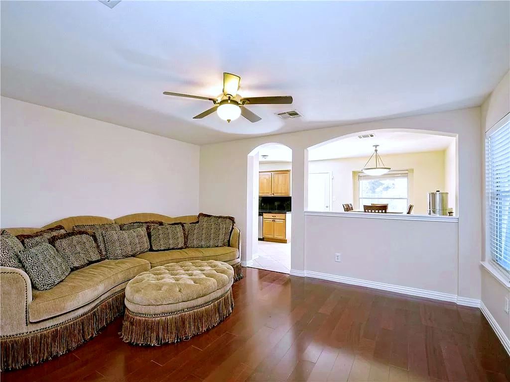 Hall - 1806 Wallin Loop