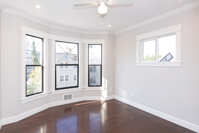 Building Photo - 502 Bellevue Ave E