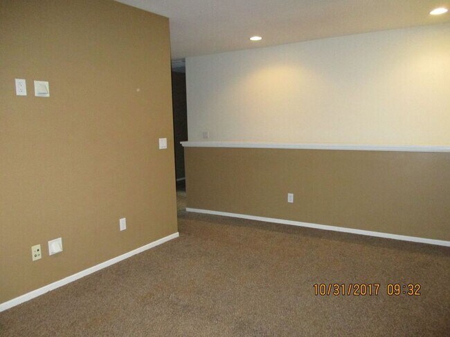 Building Photo - 35736 Emily Ave