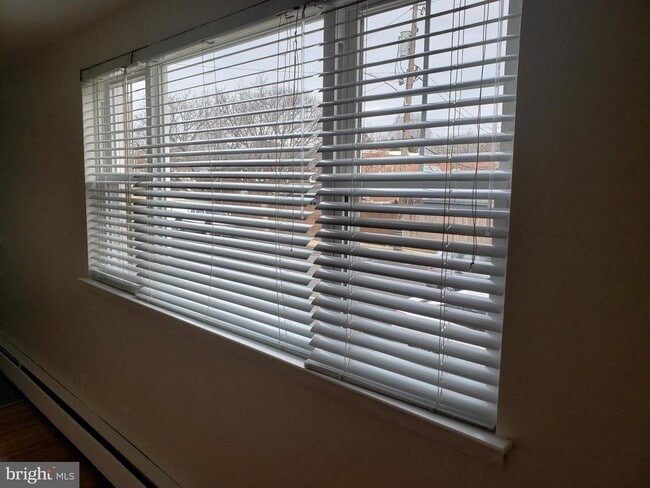 Building Photo - 737 Borbeck Ave