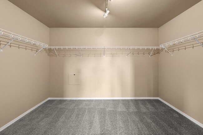 Building Photo - 231 E Linda Vista Ct