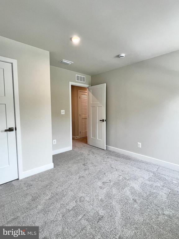 Building Photo - 2103 Rivers Dr