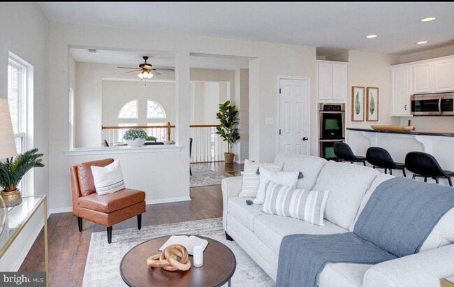 Building Photo - 9515 Walker Way