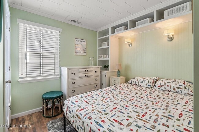 Building Photo - 167 4th Ave