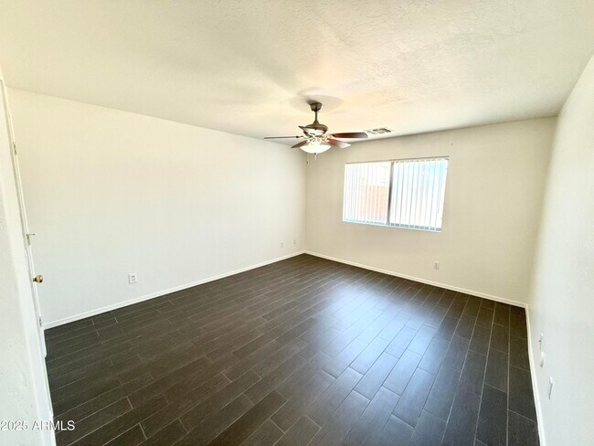 Building Photo - 13740 W Keim Dr