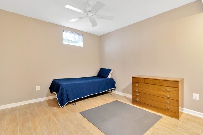Building Photo - 15346 Bowmans Folly Dr