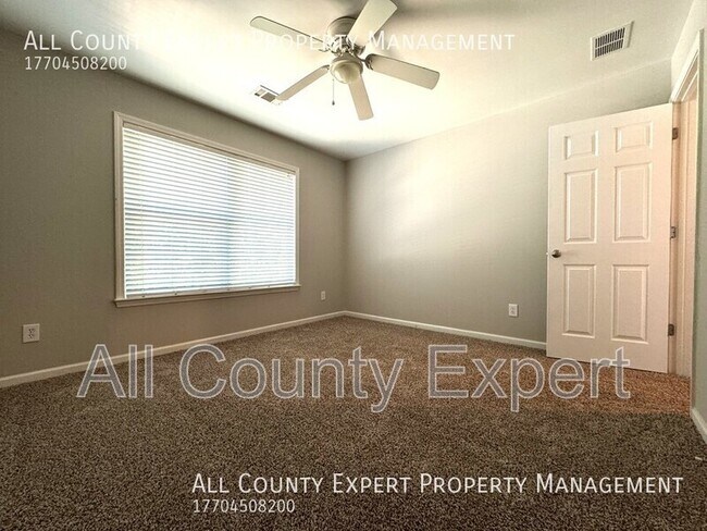 Building Photo - 3670 Fedorite Walk