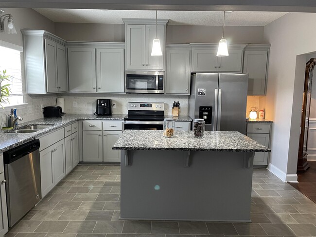 Building Photo - 354 Thorp Circle