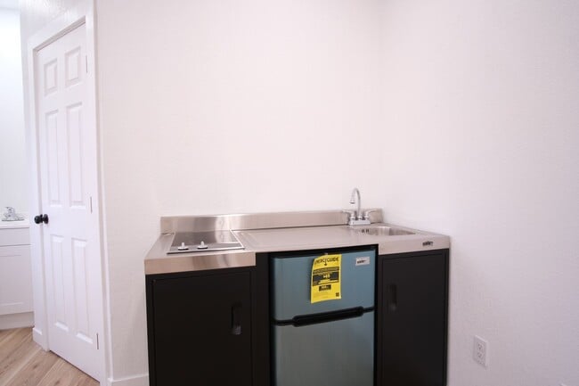 Building Photo - 1663 Gene Rd