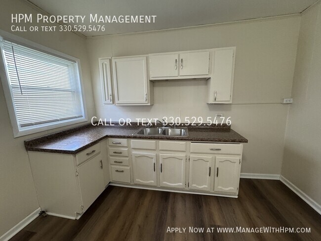 Building Photo - 1380 Garfield Ave SW