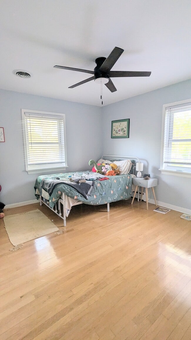 Building Photo - 2343 Penrose Dr