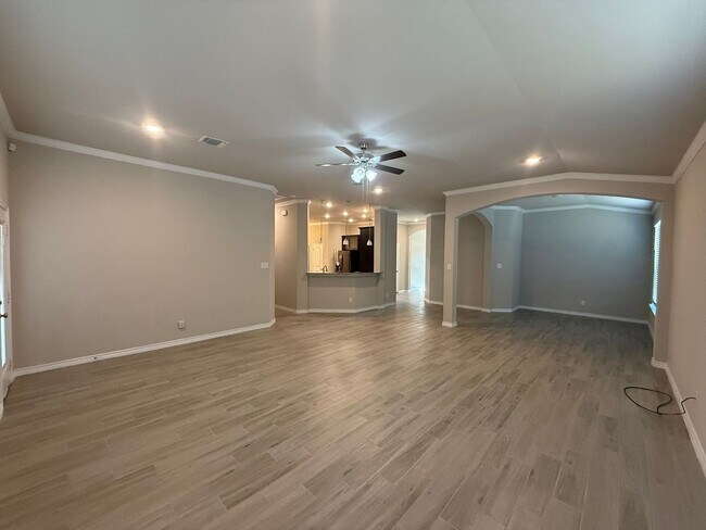 Building Photo - GORGEOUS 3-bedroom 2-bathroom home in Cedarbrook Estates!