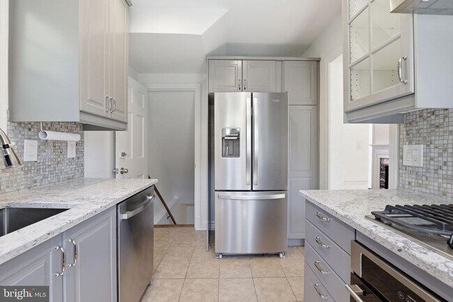 Building Photo - 618 Wayne Ave