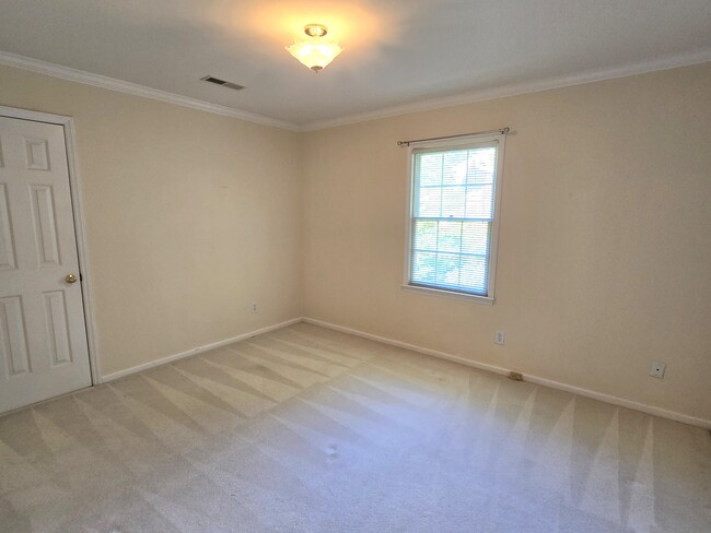 Building Photo - 517 Tanners Park Ct