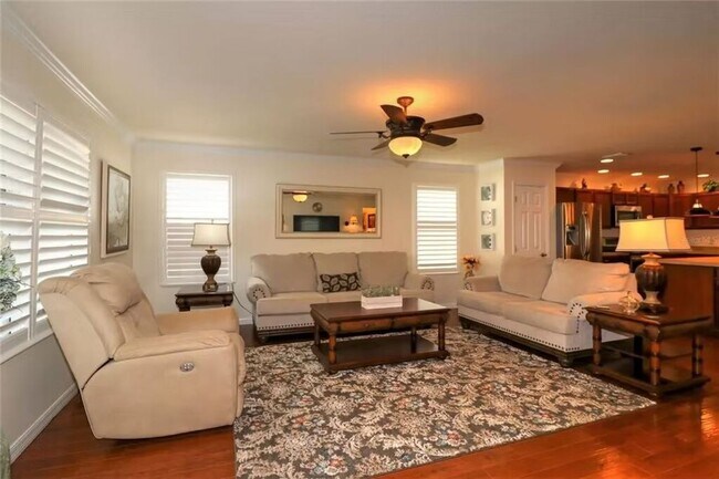 Building Photo - M2393 Carriage Hill Way (VC/M5)