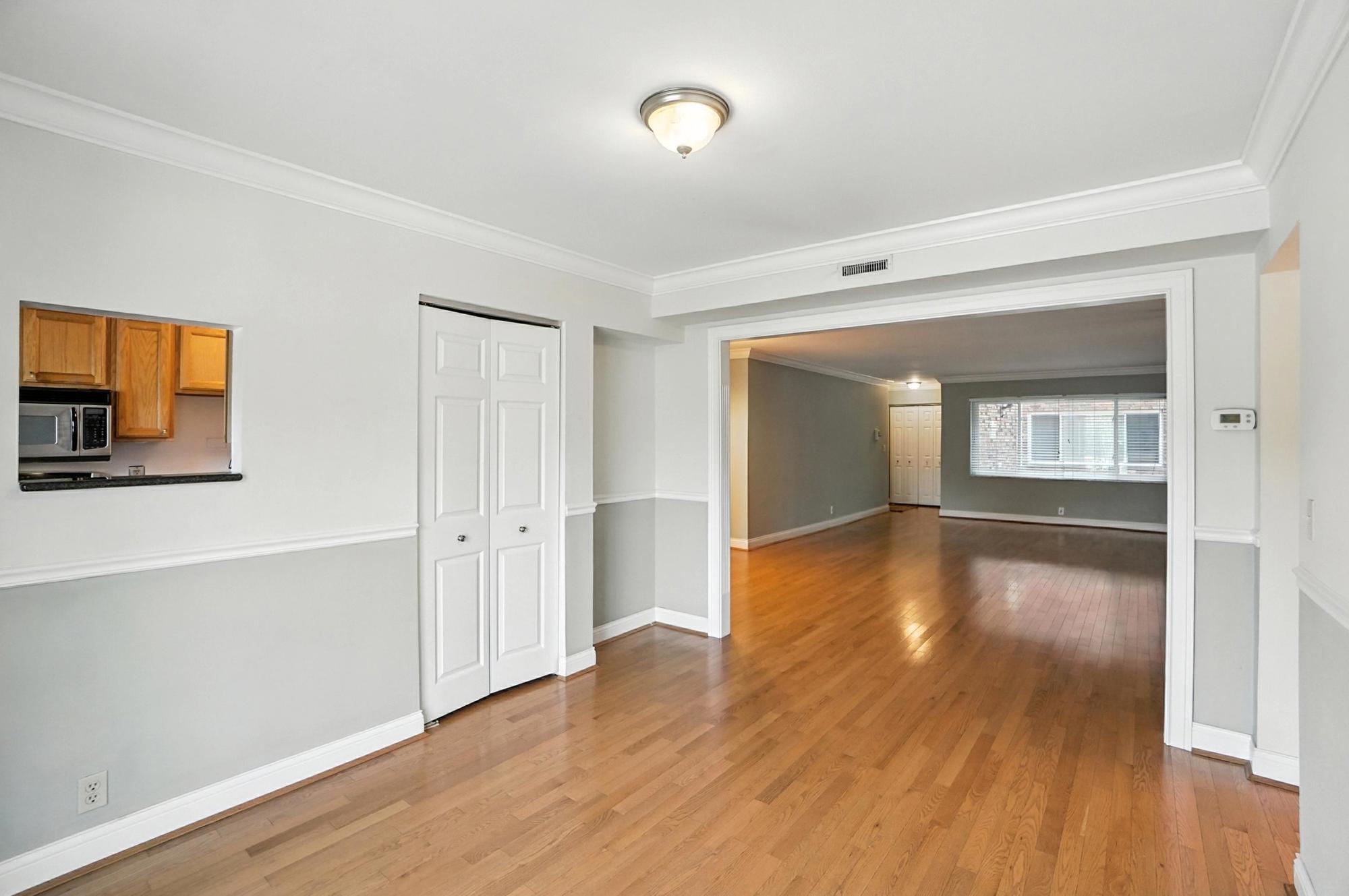 Building Photo - 2270 Madison Rd