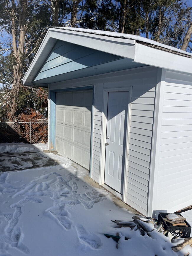 Building Photo - 6236 Natchez Dr