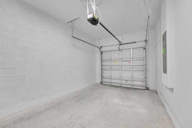 Building Photo - 6436 Seabright Ter