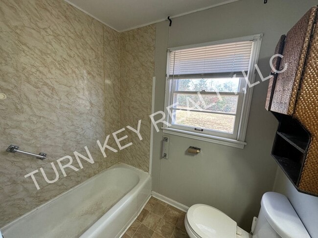 Building Photo - Home for rent in Gardendale
