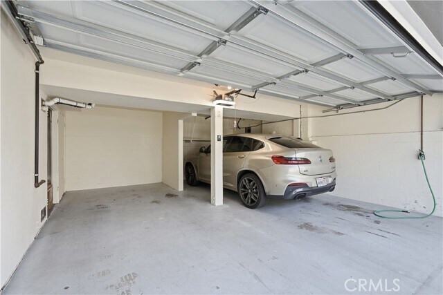 Building Photo - 116 5th Pl