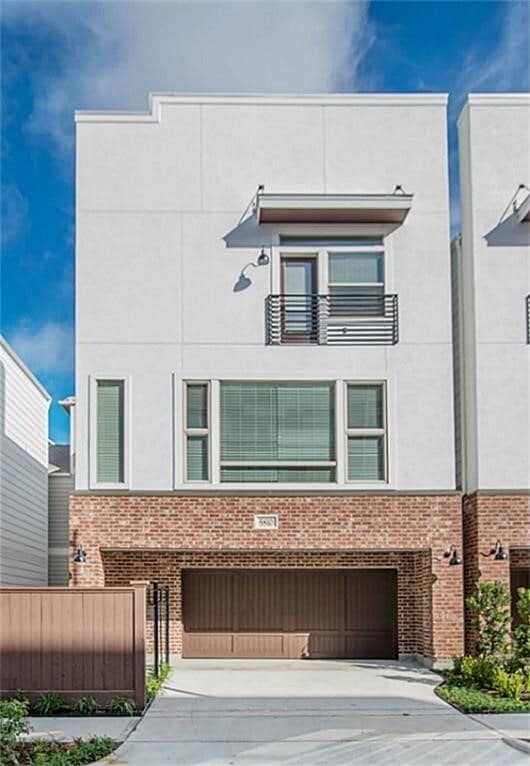 Building Photo - 5810 Venice St