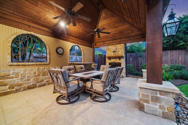 Building Photo - 18063 Crescent Royale Way