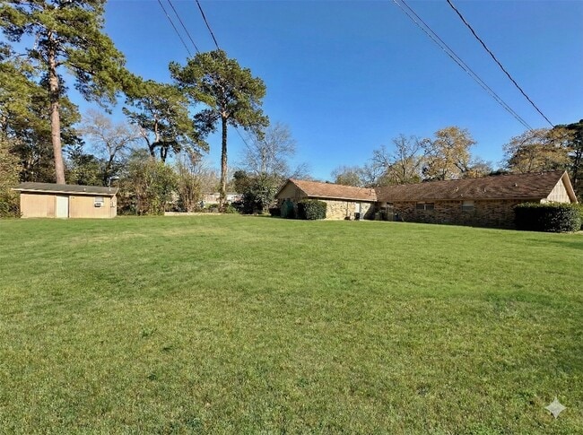 Building Photo - 206 Verna St