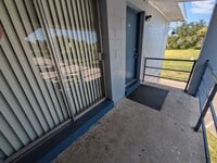 Building Photo - 2nd FL Condo 2Bed 1Bath Off Street Parking