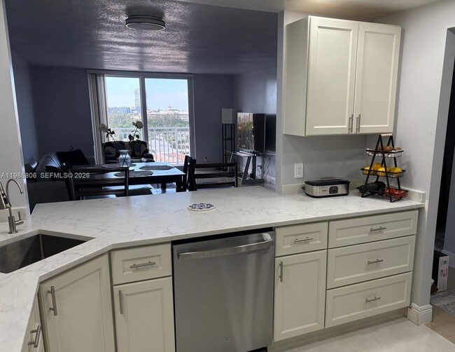 Building Photo - 427 Golden Isles Dr