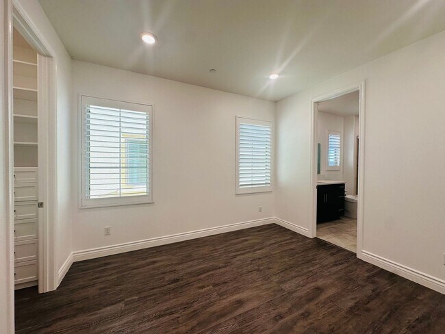 Building Photo - Luxury Estate in Exclusive Gated Community of Orchard Hills