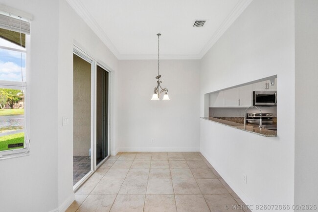 Building Photo - 3505 Lakeside Dr