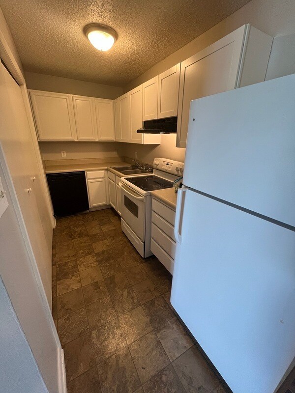 Building Photo - 2833 N O.Henry Blvd