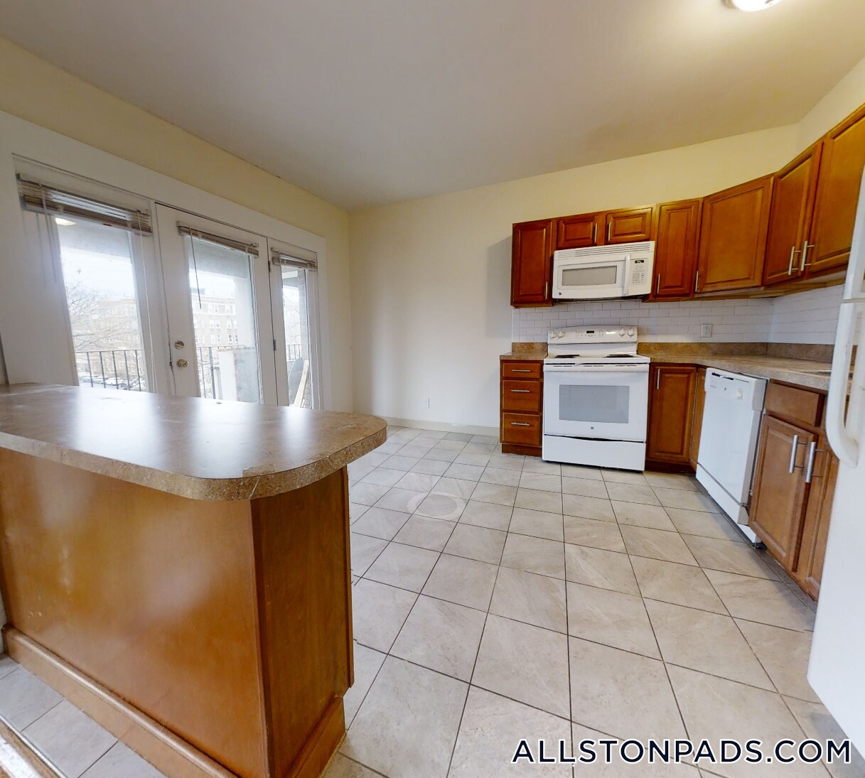 Building Photo - 1135 Commonwealth Ave