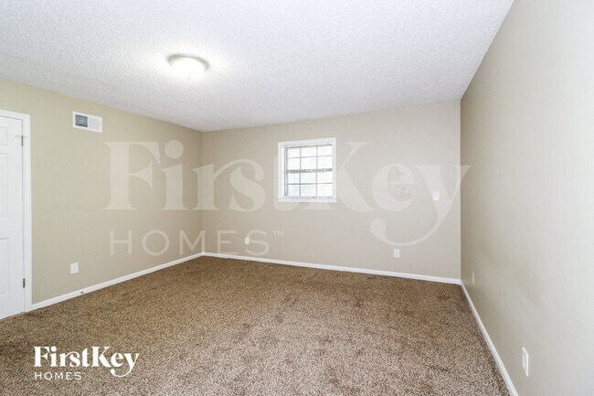 Building Photo - 114 Ericson Rd