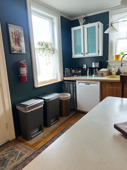 Building Photo - 616 W Mulberry St