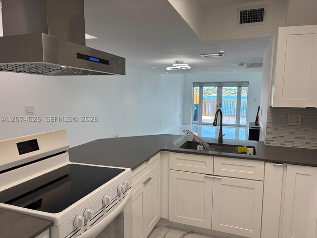 Building Photo - 12400 NW 11th Ln