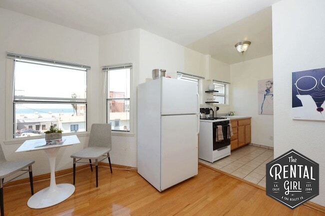 Building Photo - 26 Breeze Ave