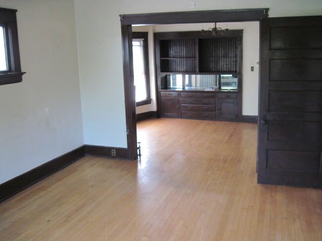 Building Photo - 2417 N Cramer St