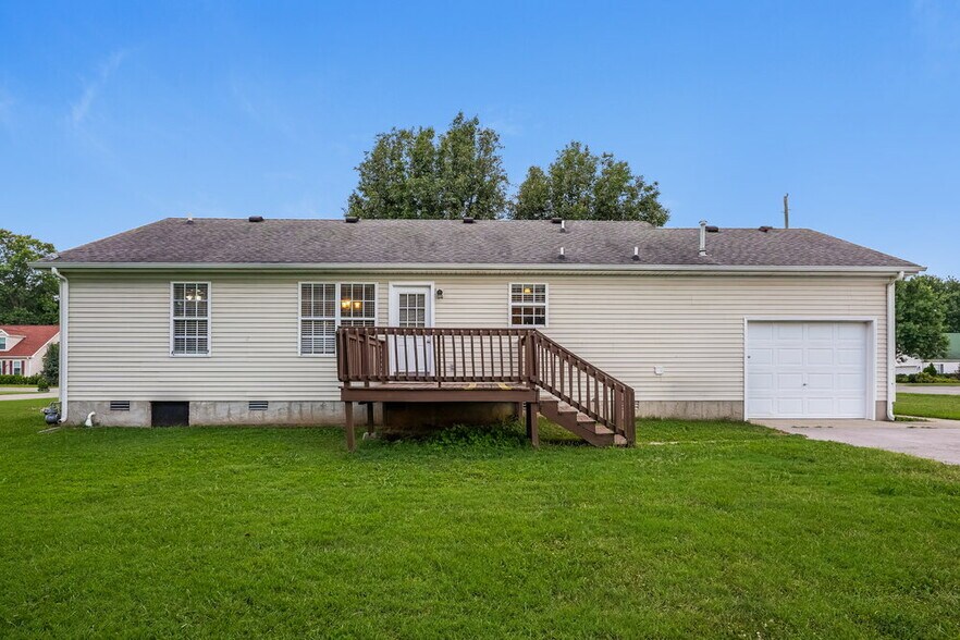Building Photo - 2826 Henderson Ln