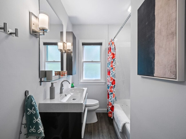 Building Photo - 3815 Ellendale Rd