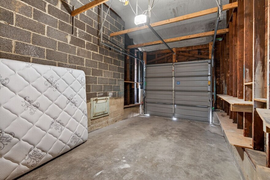 Building Photo - 3036 Wheaton Ave