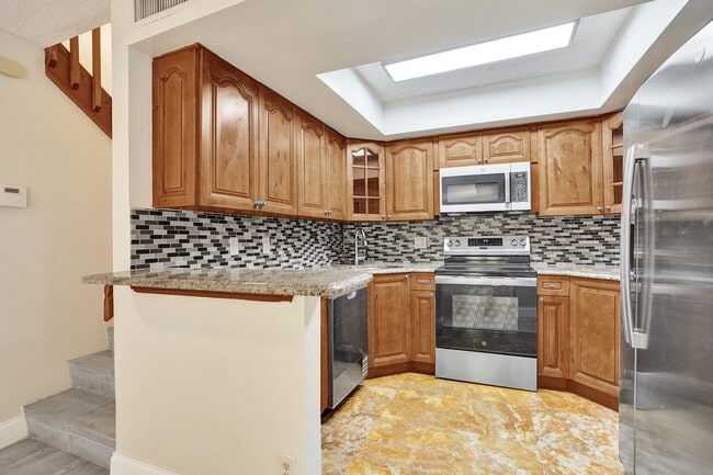 Building Photo - 4260 Village Dr