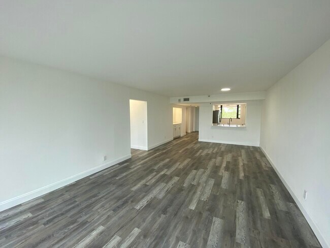 Building Photo - 6320 Boca Del Mar Dr