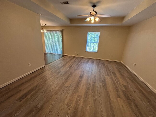 Building Photo - 3-Bedroom, 2-Bathroom Single Family Home i...