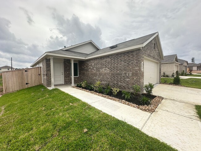 Building Photo - Brand New 3 Bed 2 Bath