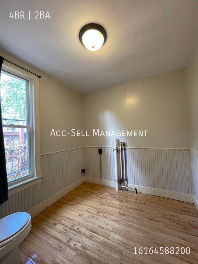 Building Photo - 875 10th-NEW